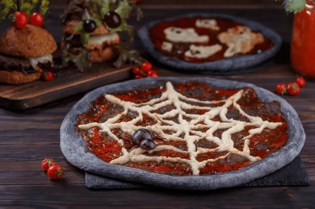 Pizza negra | Masa de color negro ideal para Halloween