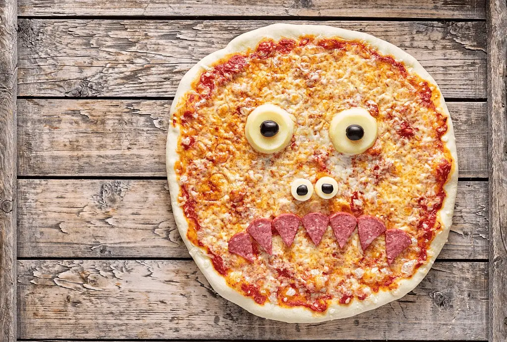 pizza para niños con ojos