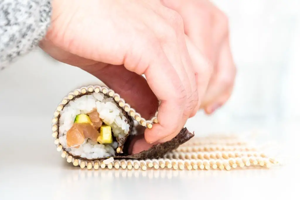 Cómo enrollar sushi