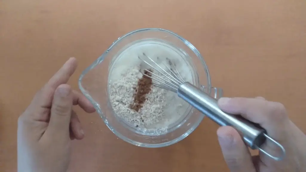 Mezclar ingredientes crepes de avena