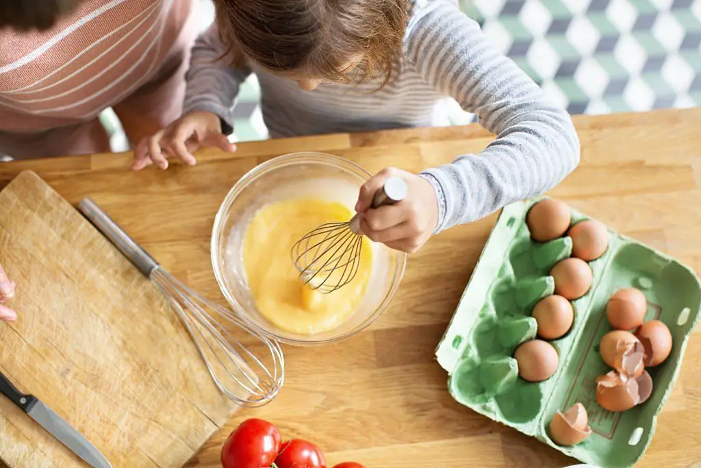 Cocinar con niños: consejos y recetas fáciles y saludables
