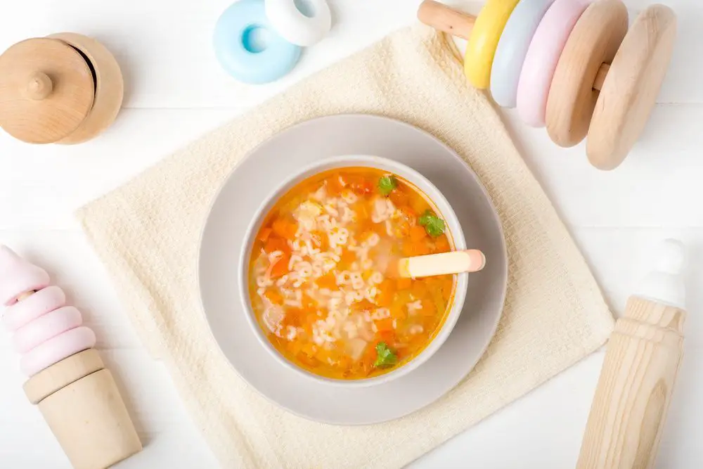 Receta de sopa de verduras y pasta para bebés